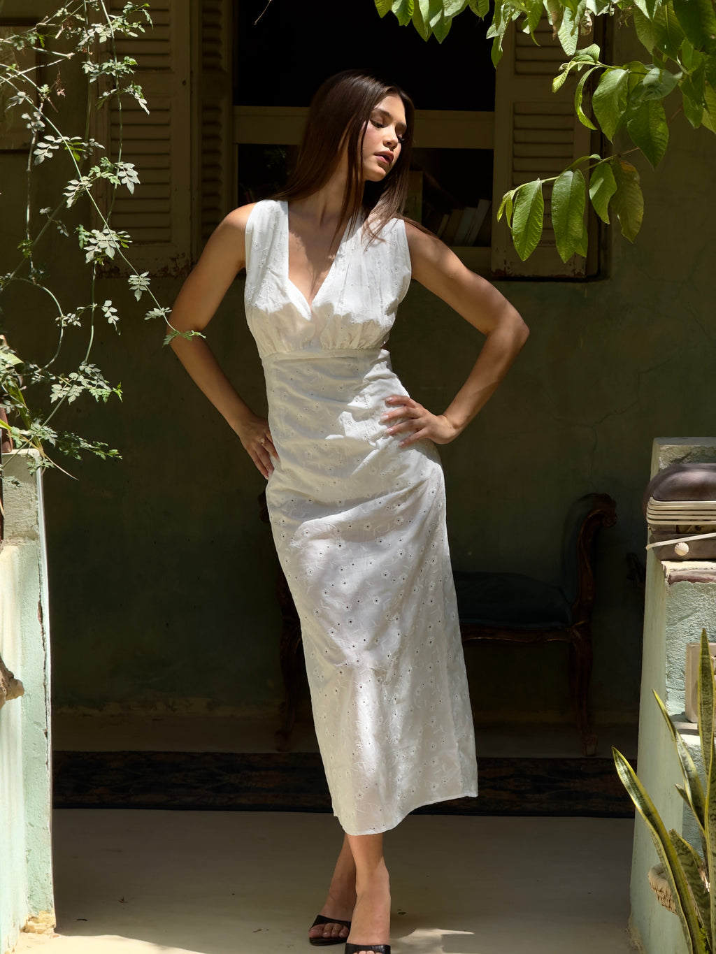 Era Women's V-Neck Fitted Dress