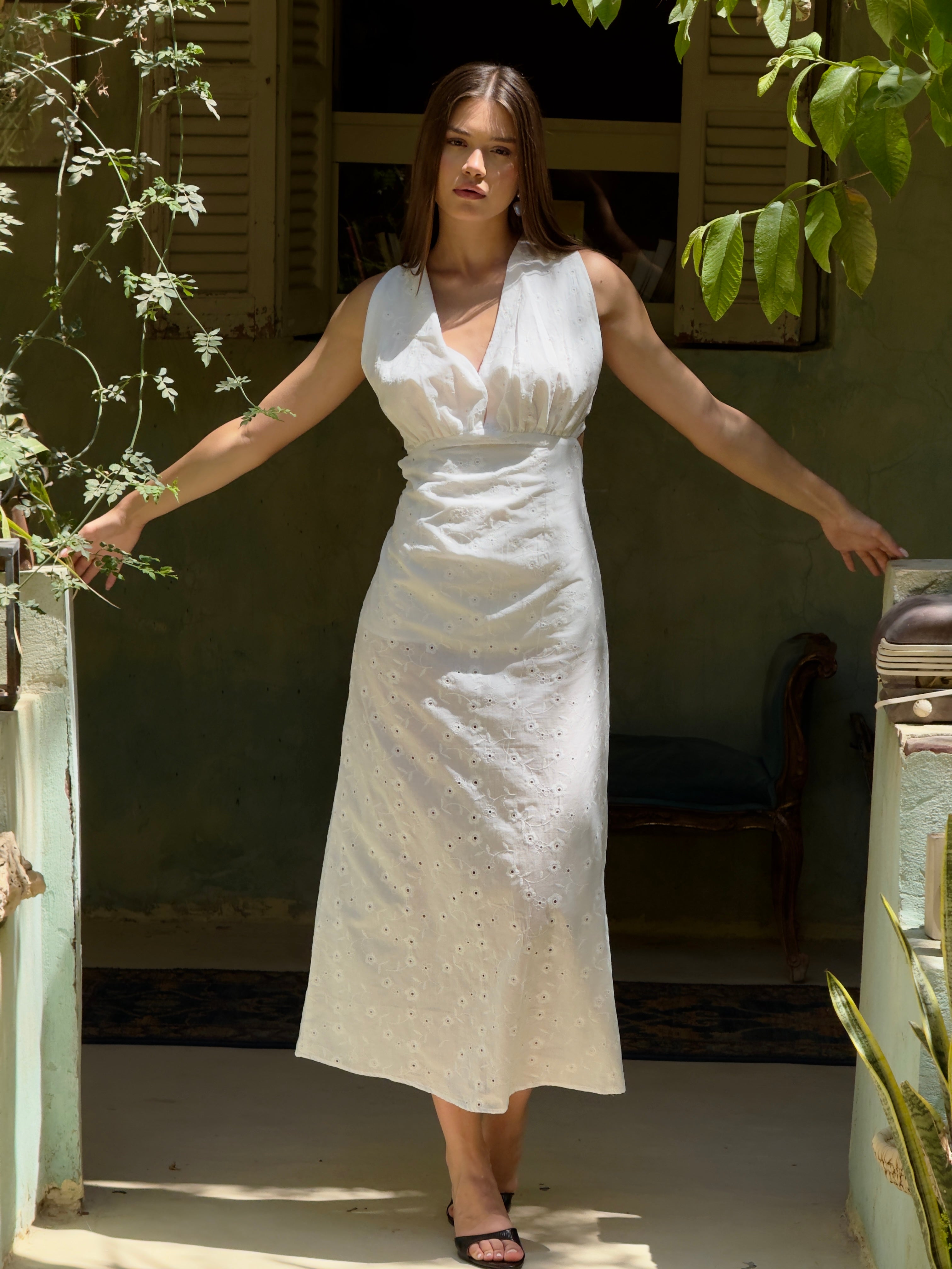 Era Women's V-Neck Fitted Dress