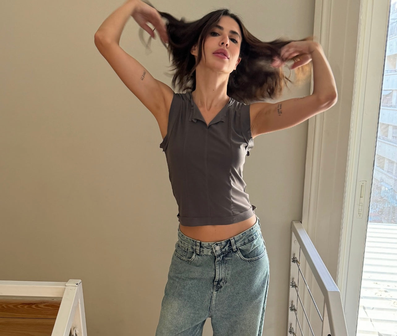 Era Sleeveless Soft V- Top